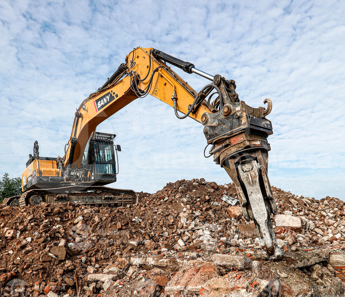 Экскаватор SY225CNLC разрушитель