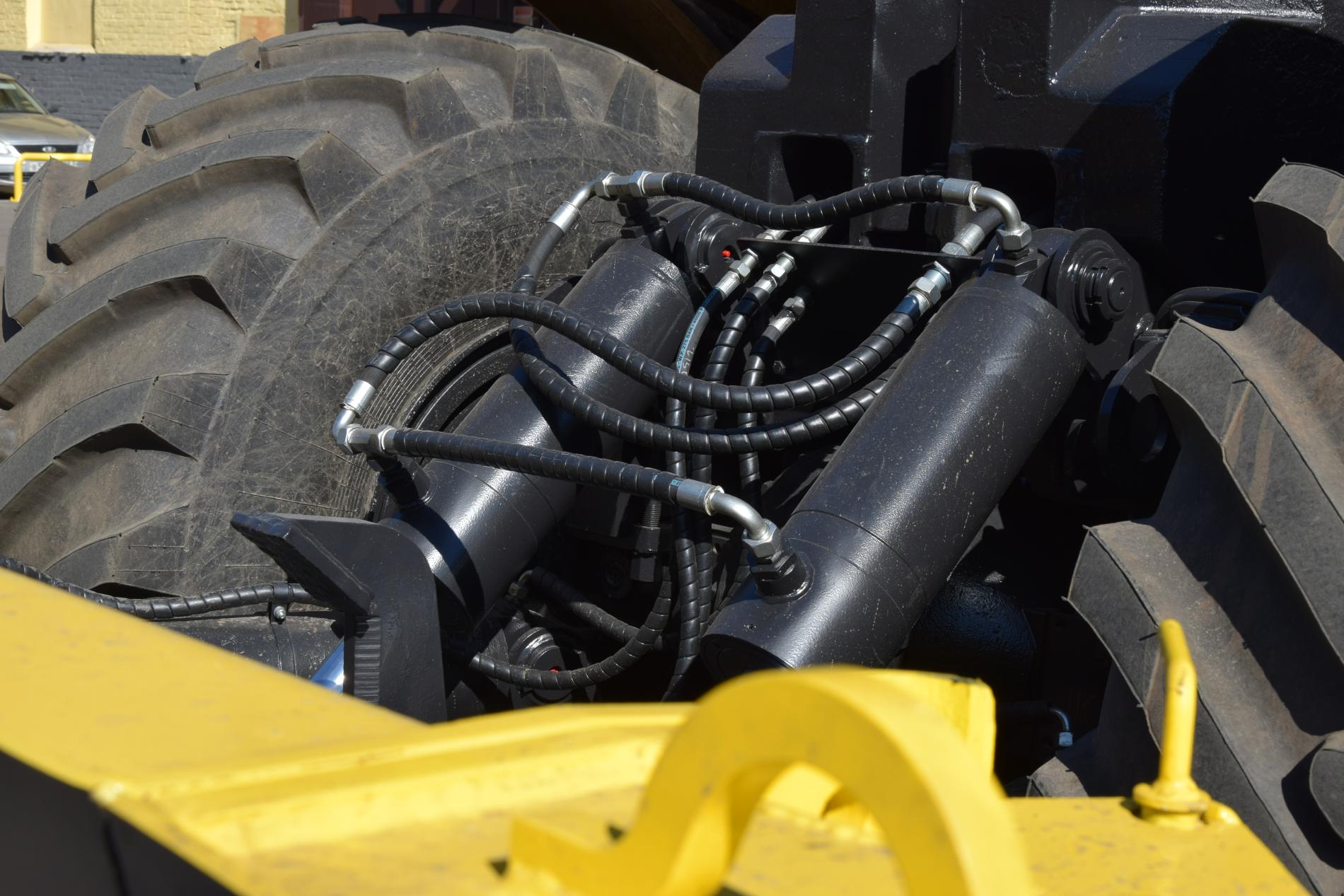 Бульдозер колёсный универсальный КИРОВЕЦ К-708 БКУ