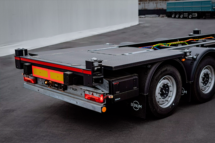 Контейнеровоз универсальный с вынесенной осью