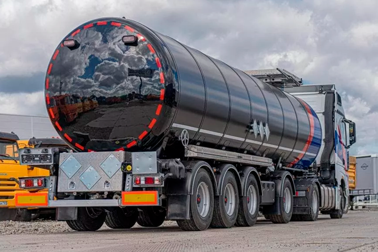 Нефтевоз 32 м3 с вынесенной осью