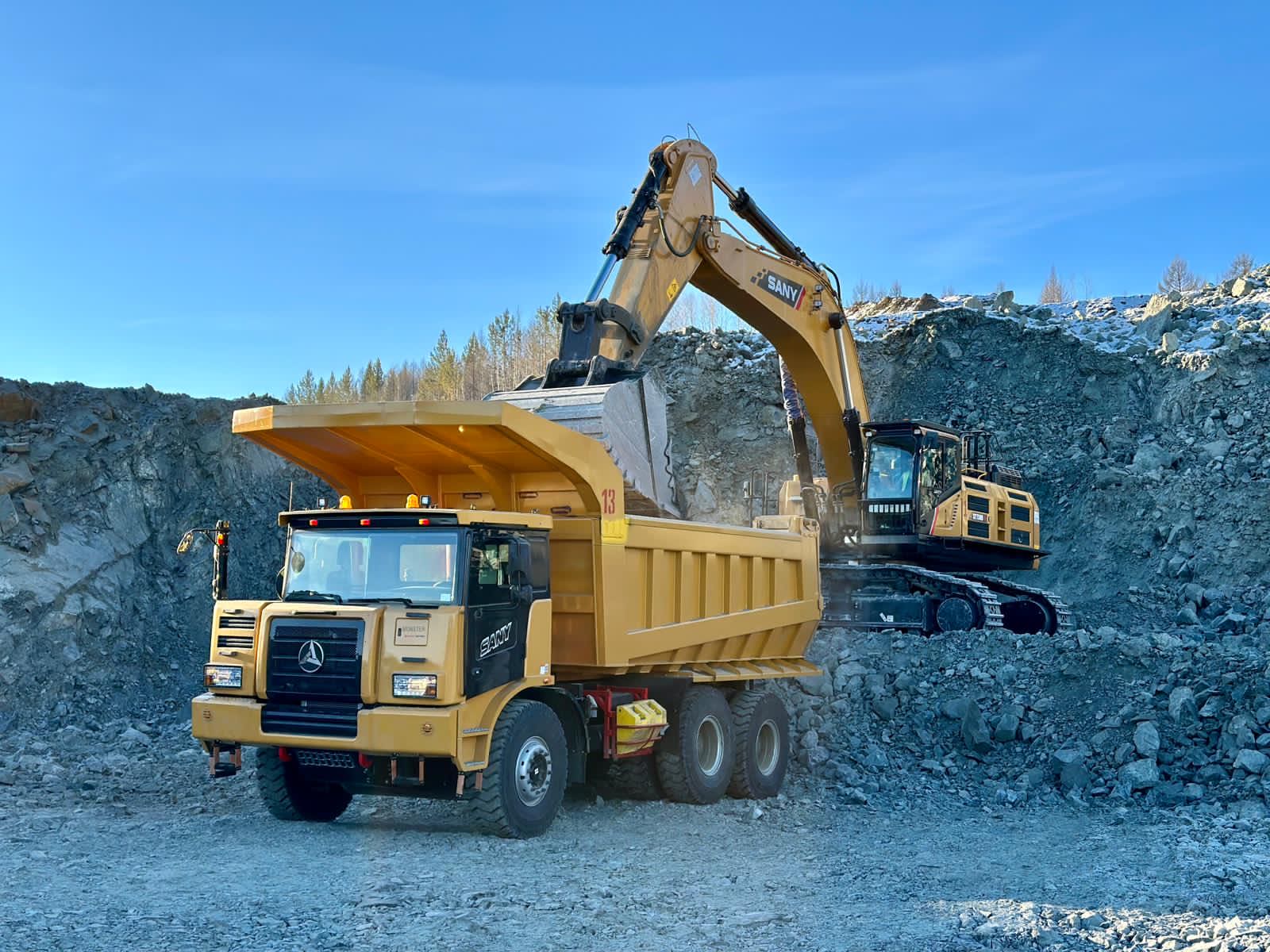 Карьерный самосвал SANY SKT90S