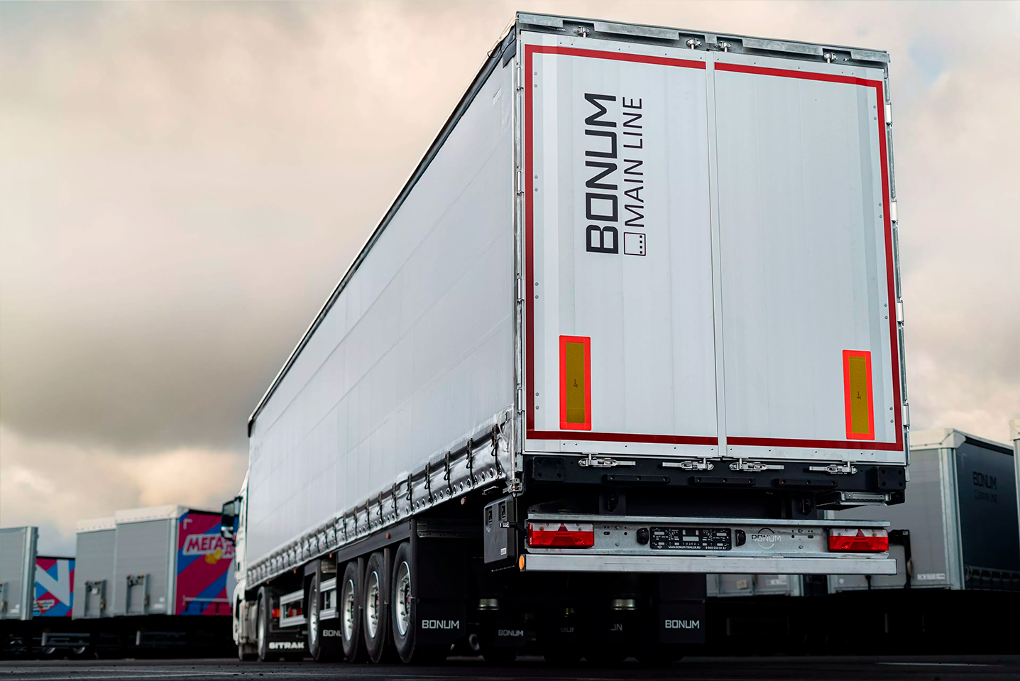 Шторный полуприцеп 16,52 м с вынесенной осью