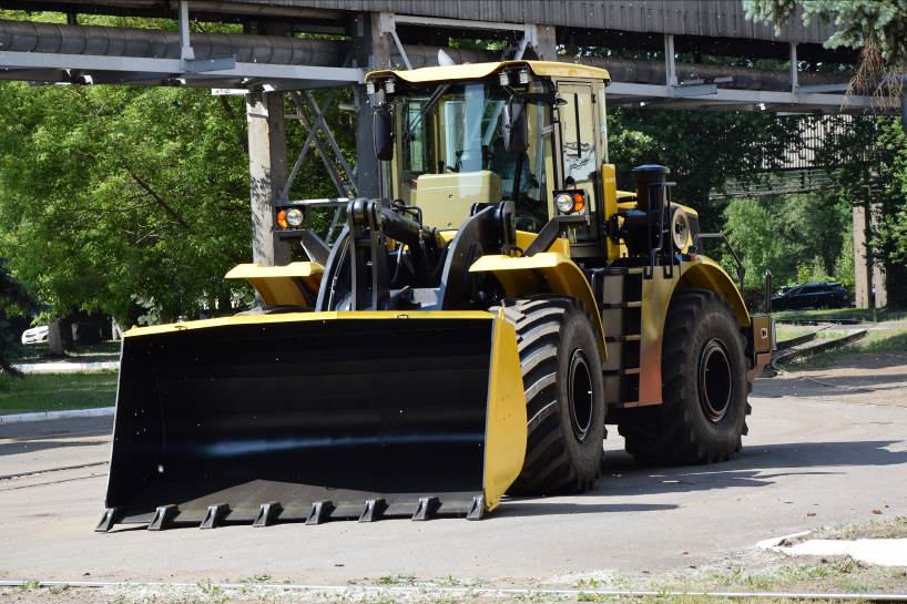 Фронтальный погрузчик КИРОВЕЦ К-708ПК8