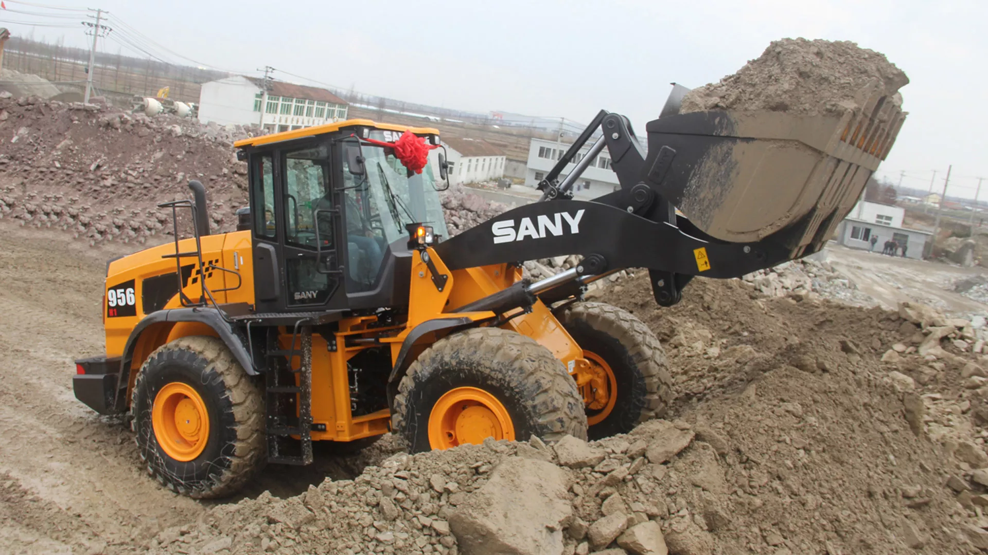 Фронтальный погрузчик SYL956H5