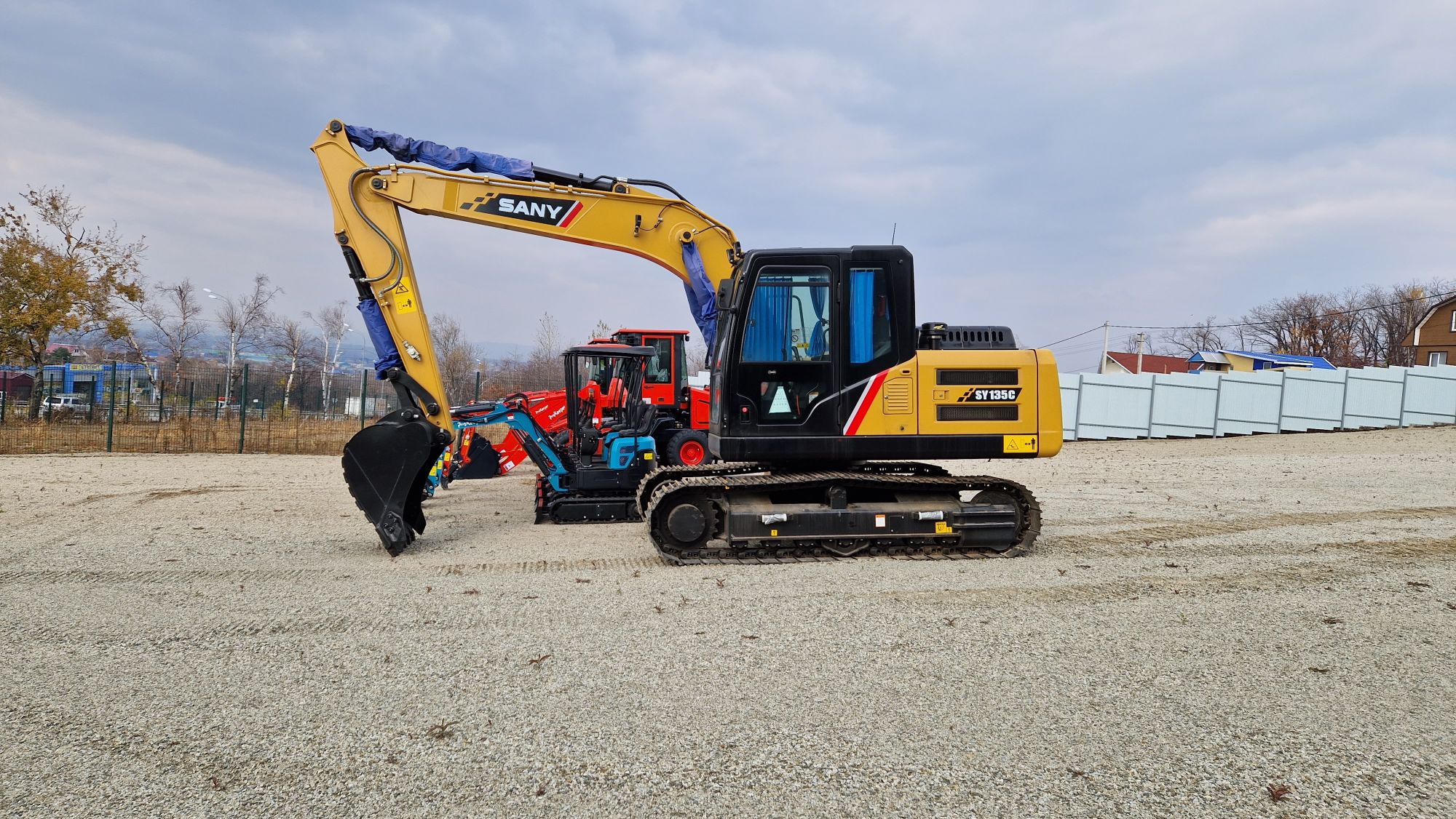 Экскаватор SY135C