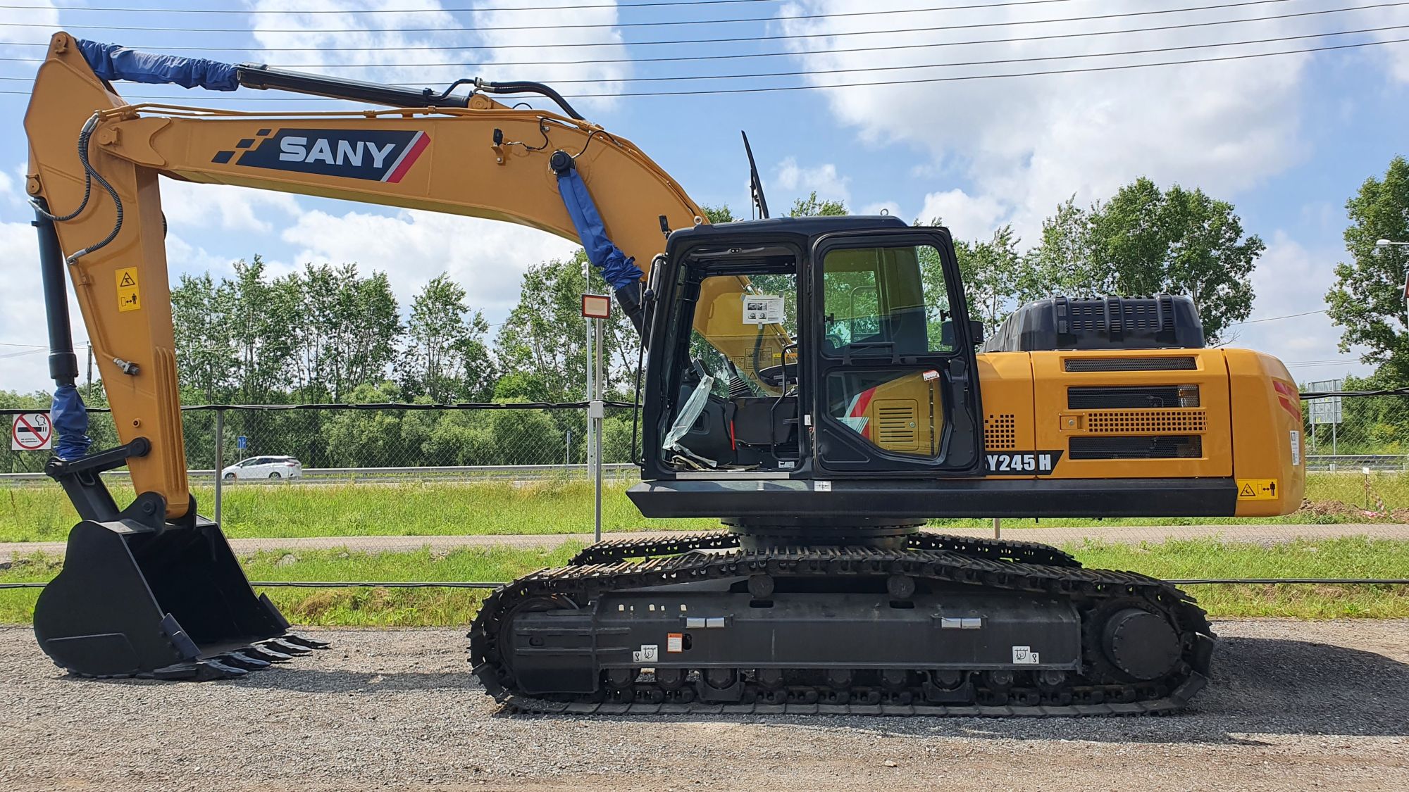 Экскаватор SY245H