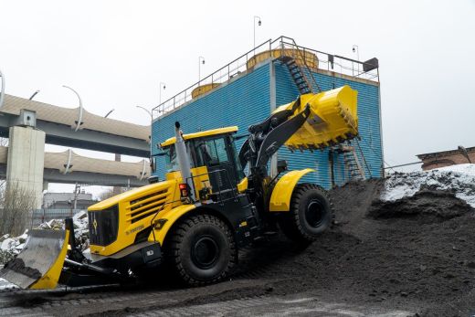 Фронтальный погрузчик КИРОВЕЦ К-708УДМ