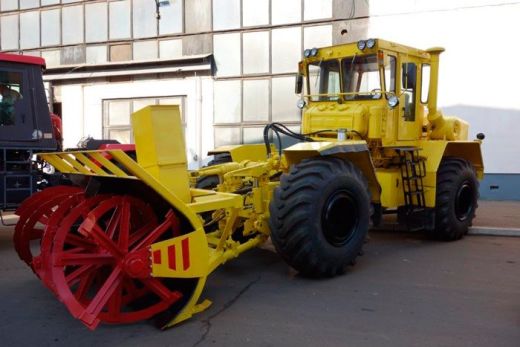 Фрезерно-роторный снегоочиститель КИРОВЕЦ К-703МА-ОС-2