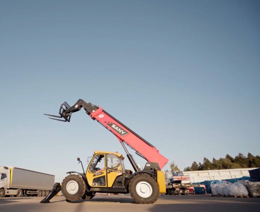 Телескопический погрузчик STH1056A1