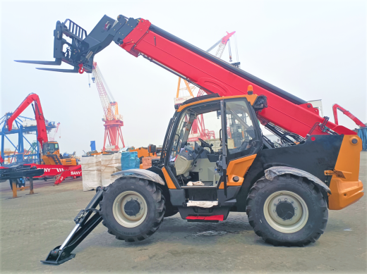 Телескопический погрузчик STH1840