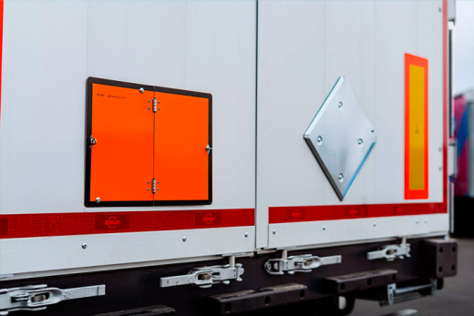 Шторно-бортовой полуприцеп 13,62 м для перевозки опасных грузов