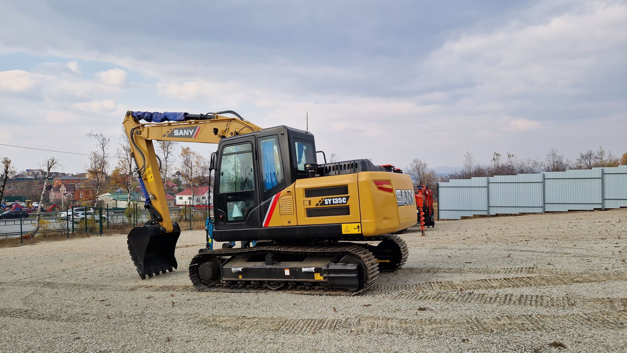 Экскаватор SY135C