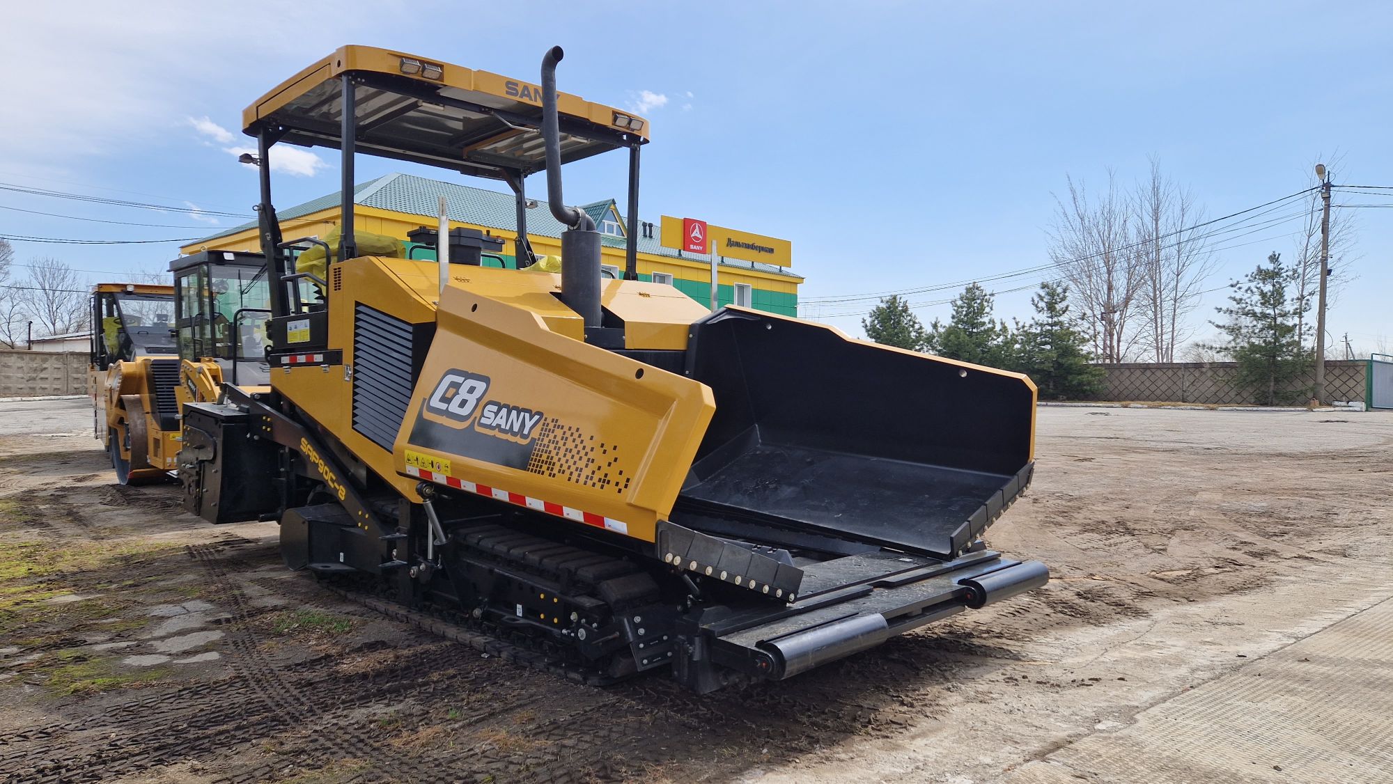 Асфальтоукладчик SANY SAP90C-8