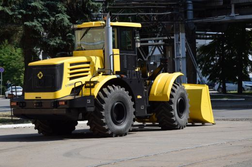 Фронтальный погрузчик КИРОВЕЦ К-708ПК8